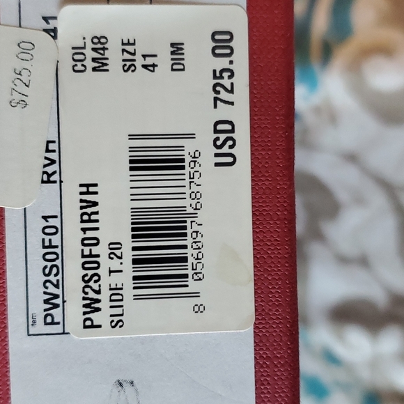 Valentino Free rockstud spike pool slide comes with dust bag and box Valentino - Picture 12 of 14